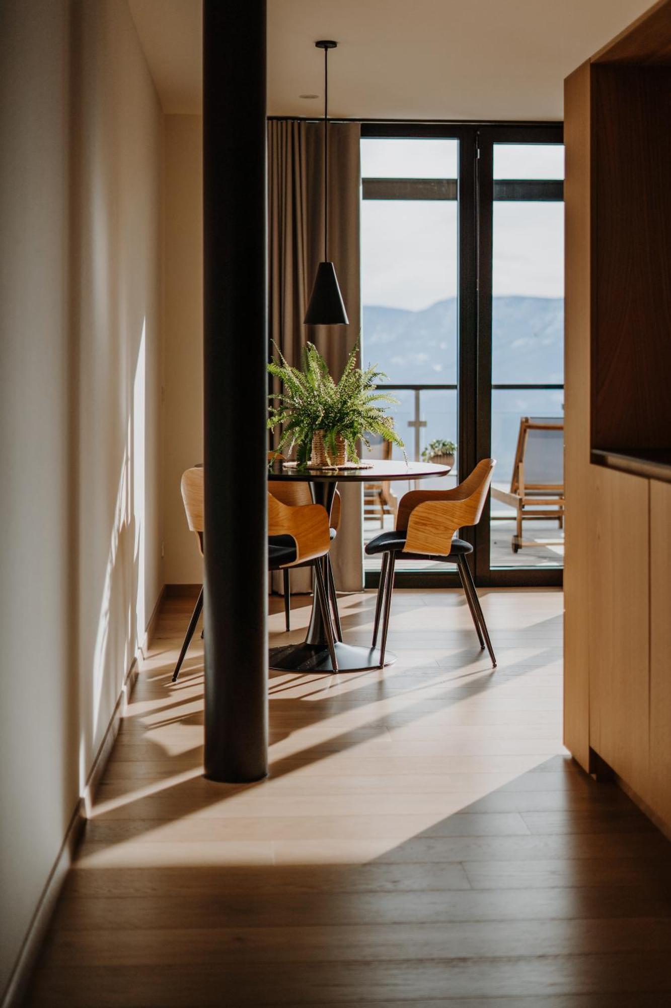 Farnhaus Apartment Tirolo Exterior photo